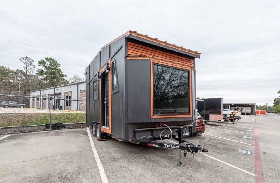 IMG_7687.jpeg Tiny homes - Image 1