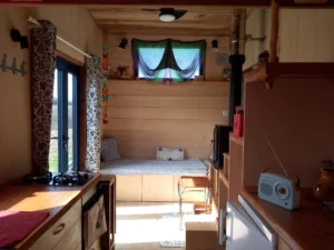 Tiny Birdy Container House - Image 7