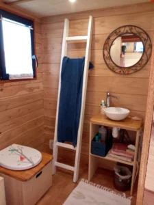Tiny Birdy Container House - Image 3
