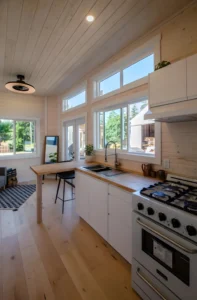 The Dove tiny house - Image 5