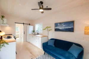 The Barred Owl Tiny House - Image 9