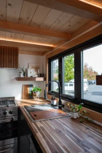 Cold-climate tiny house - Image 10