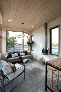 Cold-climate tiny house - Image 2